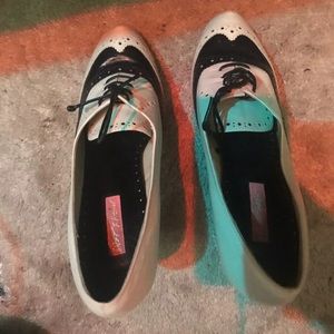 Betsey Johnson Walsh oxfords